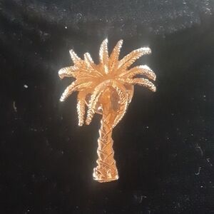 Chic Gold Tone Palm Tree Pin